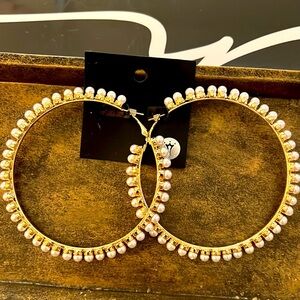 Beautiful golden pearl, big hoop earrings